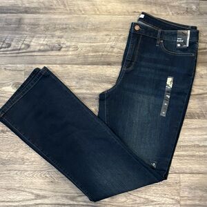 NWT New York & Company Curvy Tall Bootcut Jeans -
Size 18